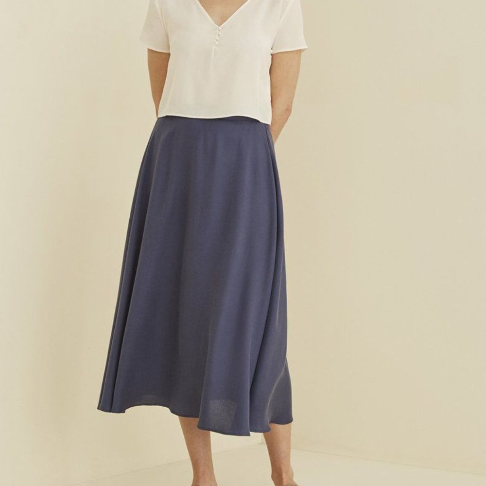 Amour Vert "Blaze" Navy Tencel Midi Skirt XS
